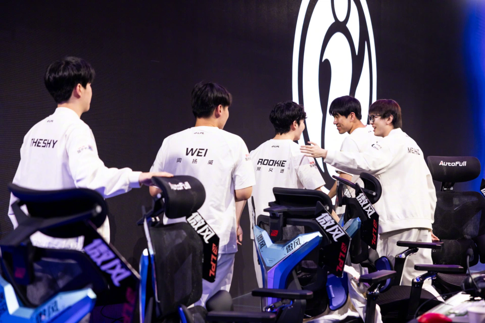 LPL第三赛段IG2-1翻盘击败BLG赢下Bo3