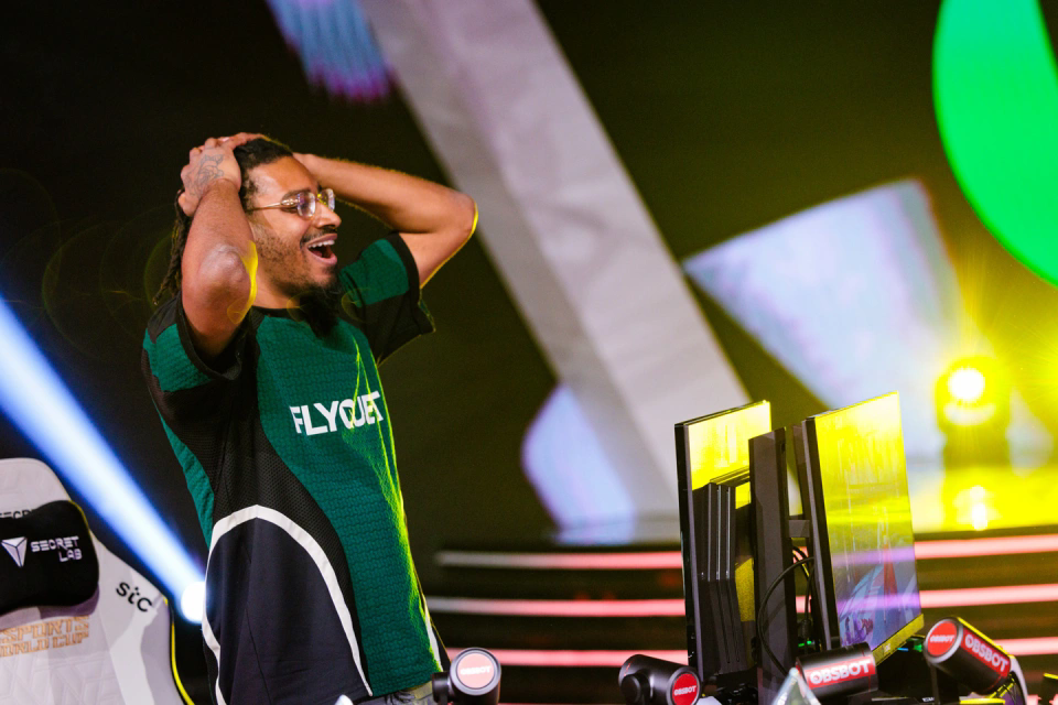 电竞世界杯街霸6第一赛段中国选手小孩险胜Punk